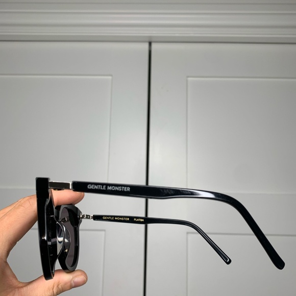 Gentle Monster East Moon Black Sunglasses - Picture 3 of 10